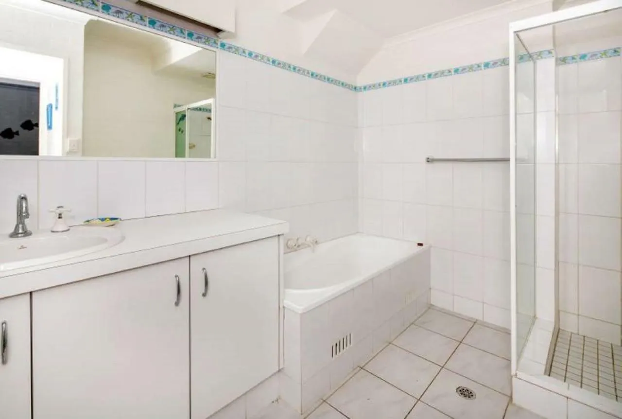 펜션 Kendall Beach Apartments 5 - Belongil Beach 바이런베이
